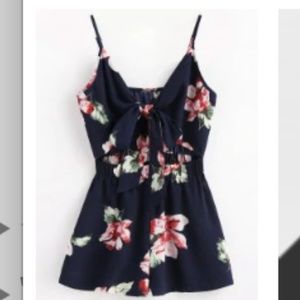🖤SALE 🖤 NWT Floral Romper With Front Knot